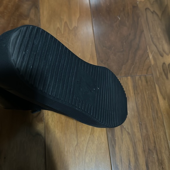 Giuseppe Zanotti High Top Sneakers - Picture 4 of 12